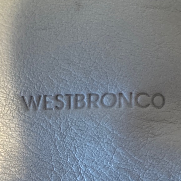 Practical Off White Crossbody Bag with Patterned Strap w/spare strap - Picture 3 of 8